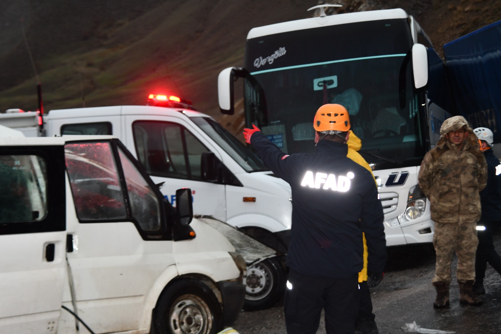 Hakkari'deki Feci kazada ölenlerin isimleri belli oldu