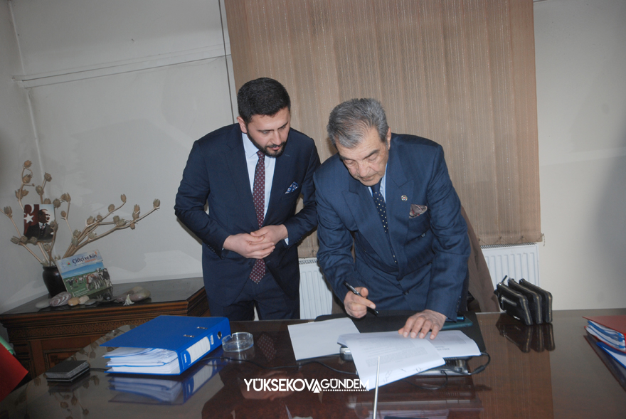 Seçimi kazanan Geçirgen görevi devraldı 