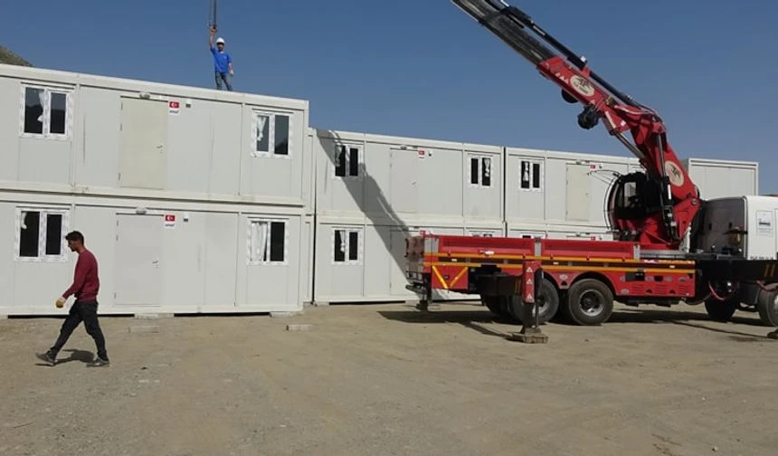 Deprem hazırlığı... Konteyner kurulumu başladı