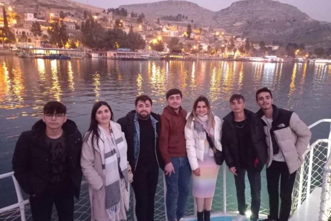 Sınava hazırlanan 15 öğrenci Güneydoğu turuna gönderdi.