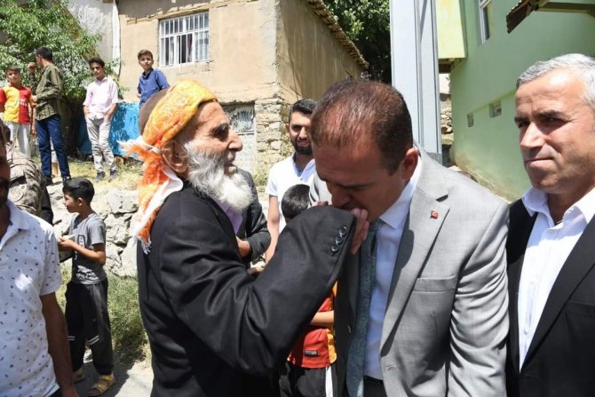 HAKKARİ’DE YAŞLILAR SAYGI HAFTASI KUTLANIYOR