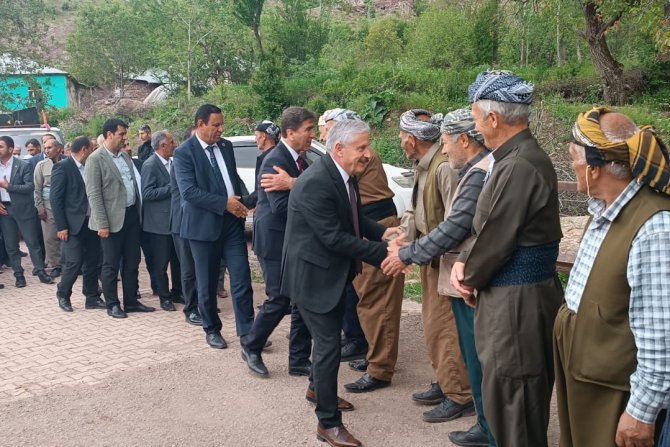 AK PARTİ HEYETİ  IRAK SINIRDA 