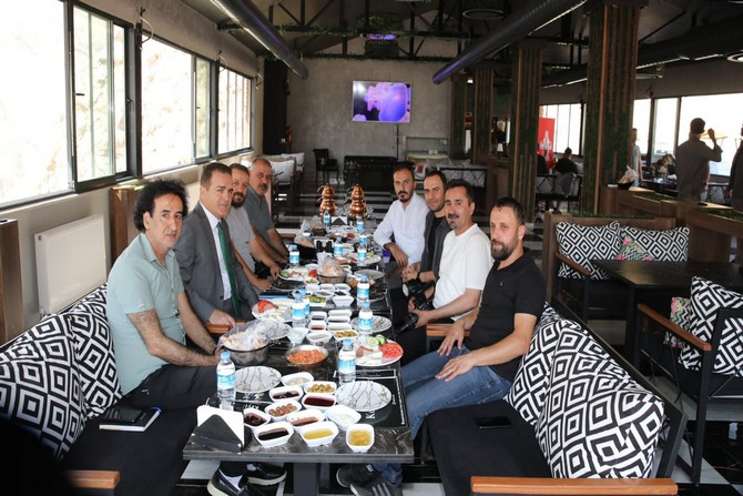 HAKAN TAŞ YAZDI: VEDA KOKAN KAHVALTI!