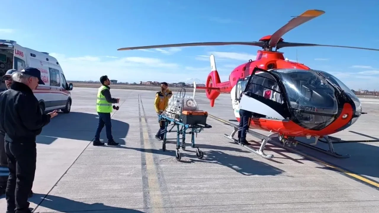 Helikopter 12 günlük bebek için havalandı!