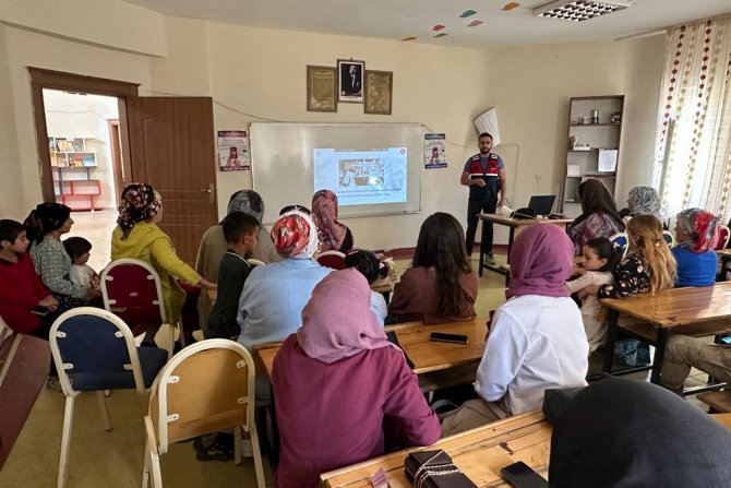 Hakkari jandarmasında siber farkındalık eğitimi