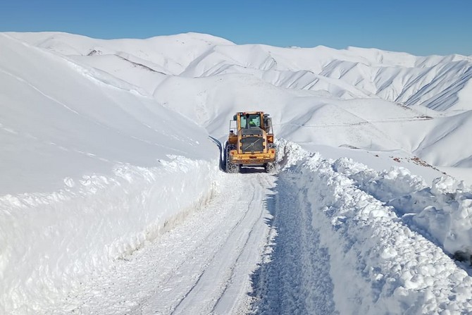 Hakkari'de kar yağışı akşam saatlerinde devam edecek