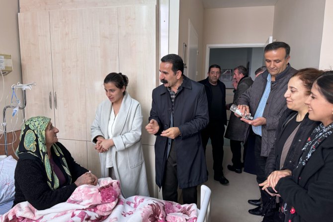 DEM PARTİ EŞ BAŞKANLARINDAN HASTALARA ZİYARET