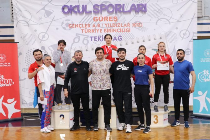 HAKKARİLİ SPORCULAR TÜRKİYE BİRİNCİSİ