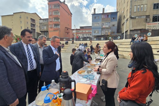 HAKKARİ'DE SMA TİP1 HASTASI CİHAD İÇİN PANAYIR DÜZENLENDİ