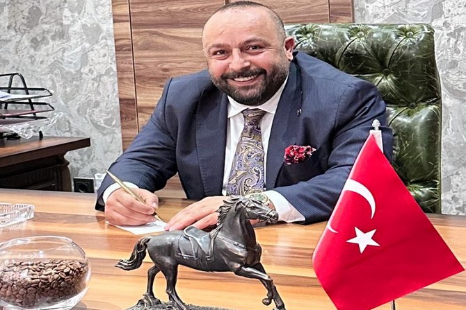 İŞ İNSANI KAZANDIOĞLU, BATEYİ AŞİRETİ REİSİ SEÇİLDİ