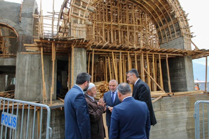 Vali Çelik, H. Sait Camii inşaatını denetledi