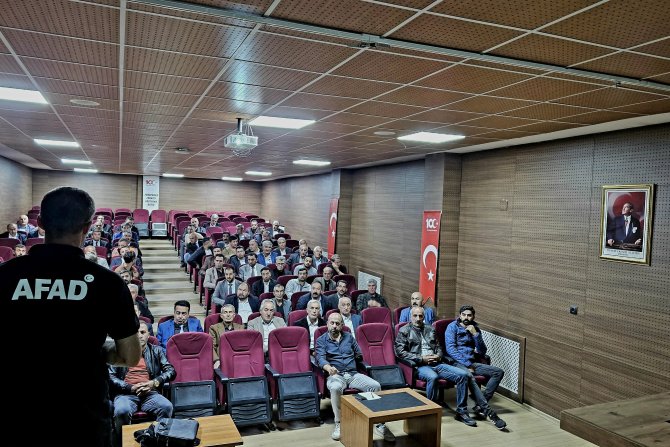 AFAD ilçelerde eğitimlerini sürdürüyor