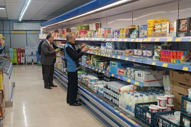 Hakkari zabıtasında kasa ve raf denetimi