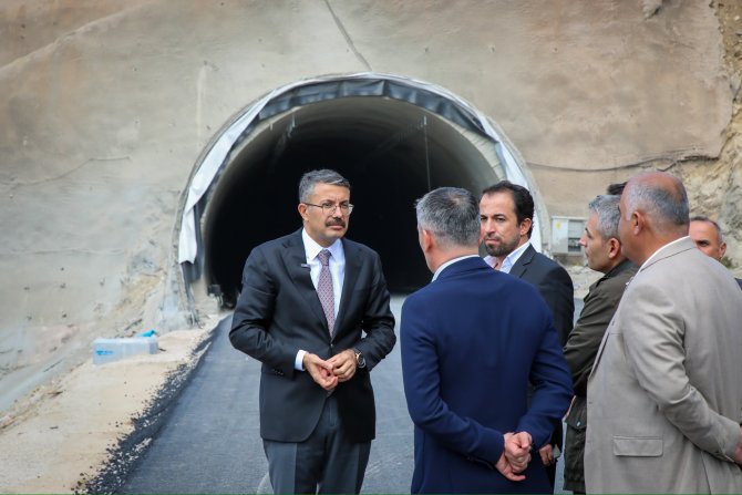 VALİ ÇELİK, YÜKSEKOVA TÜNELİ YAKINDA AÇILACAK