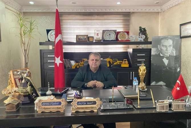 İŞ İNSANI KARAHANLI'DAN CUMHURİYET BAYRAMI MESAJI