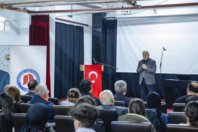 HAKKARİ ÜNİVERSİTESİNDE ÖĞRETMENLER GÜNÜ ETKİNLİĞİ