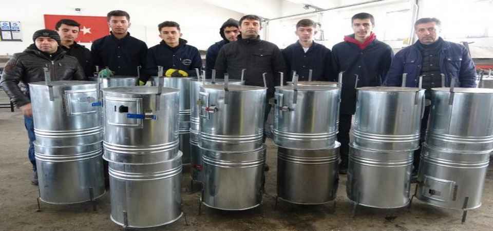 ÖĞRENCİLERDEN DEPREMZEDELERE ODUN SOBASI