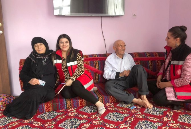 Yaşlılar YADES ile hayata tutundu