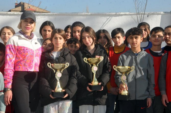 Yüksekovalı sporcuların büyük başarısı