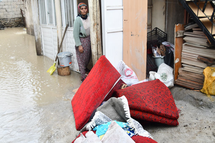 Hakkari'de hasarlı yapılara destek verilecek