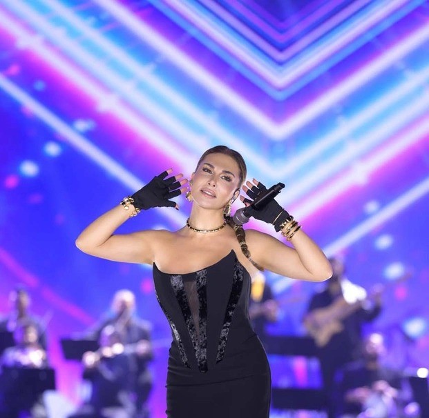 Ebru Yaşar iki günde Ege ve Akdeniz’i salladı!