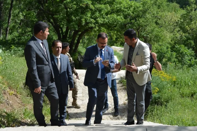 Şemdinlide'ki Taş Köprü definecilerin hedefi oldu