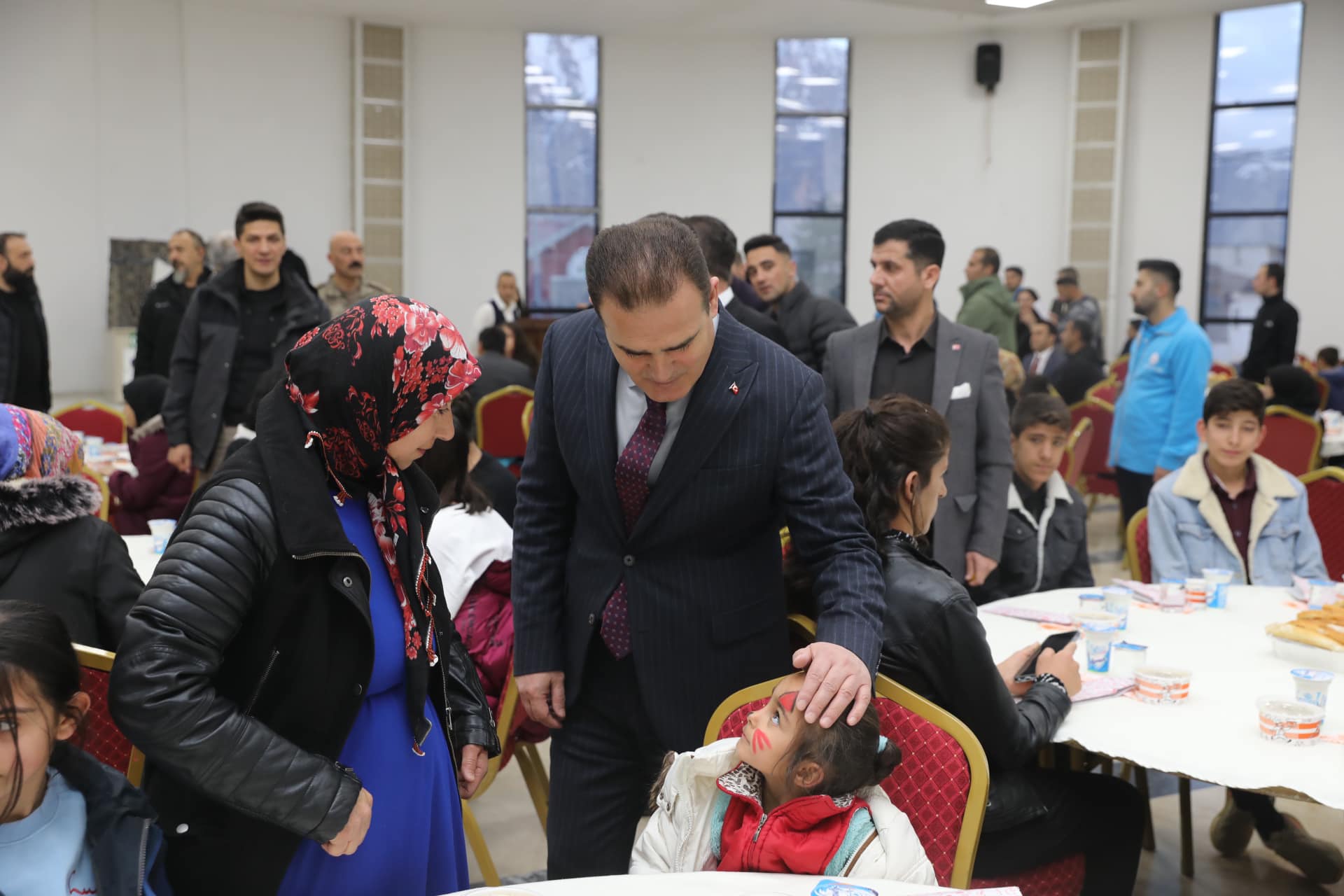  Akbıyık ailelerle yemekte bir araya geldi