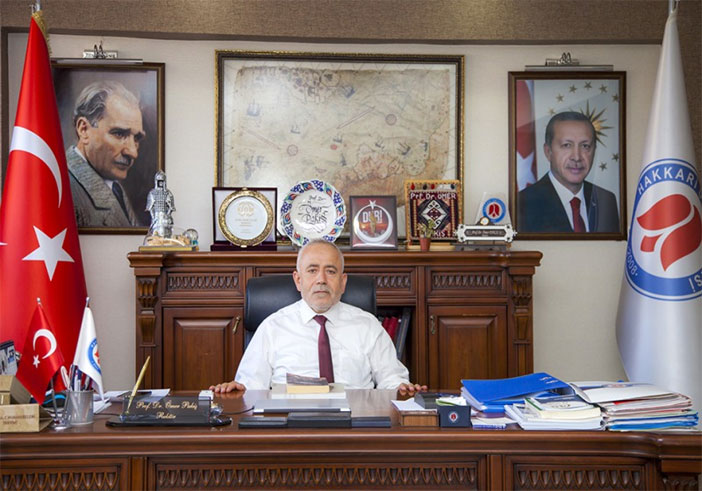 YÖK, Rektör Pakiş'in oğlunu görevden aldı
