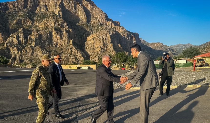 Millî Savunma Bakanı Güler Çukurca’da!