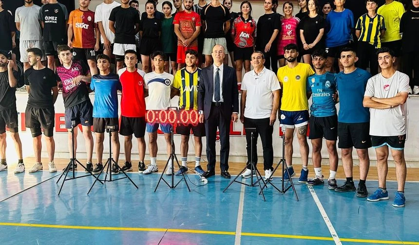 Büyüksu'dan üniversite hayali kuran gençlere destek