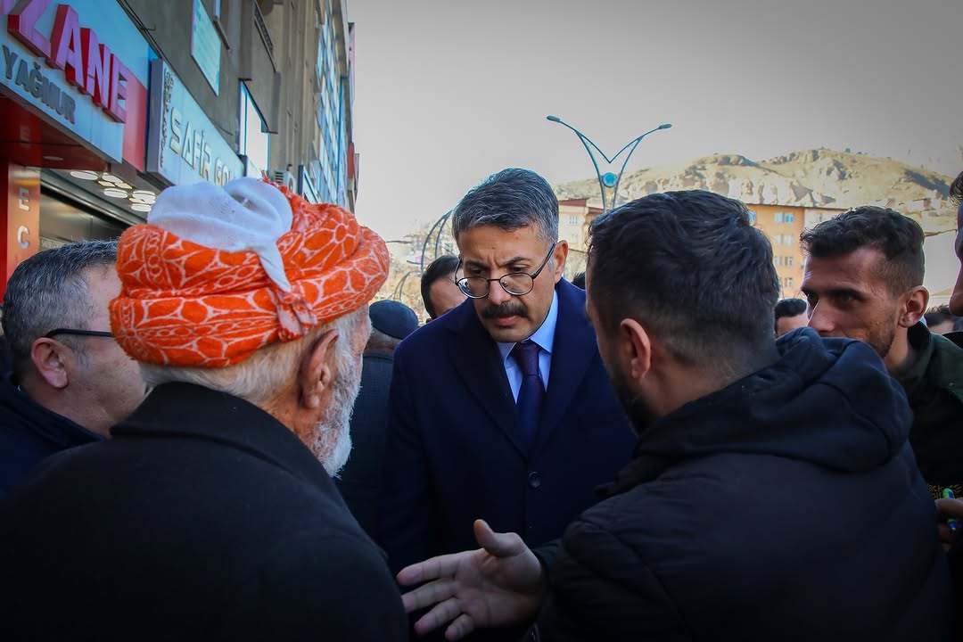 Kentin Kalbi Olarak Nitelendirilen Bulvar Caddesi’nde Halkla Buluştu
