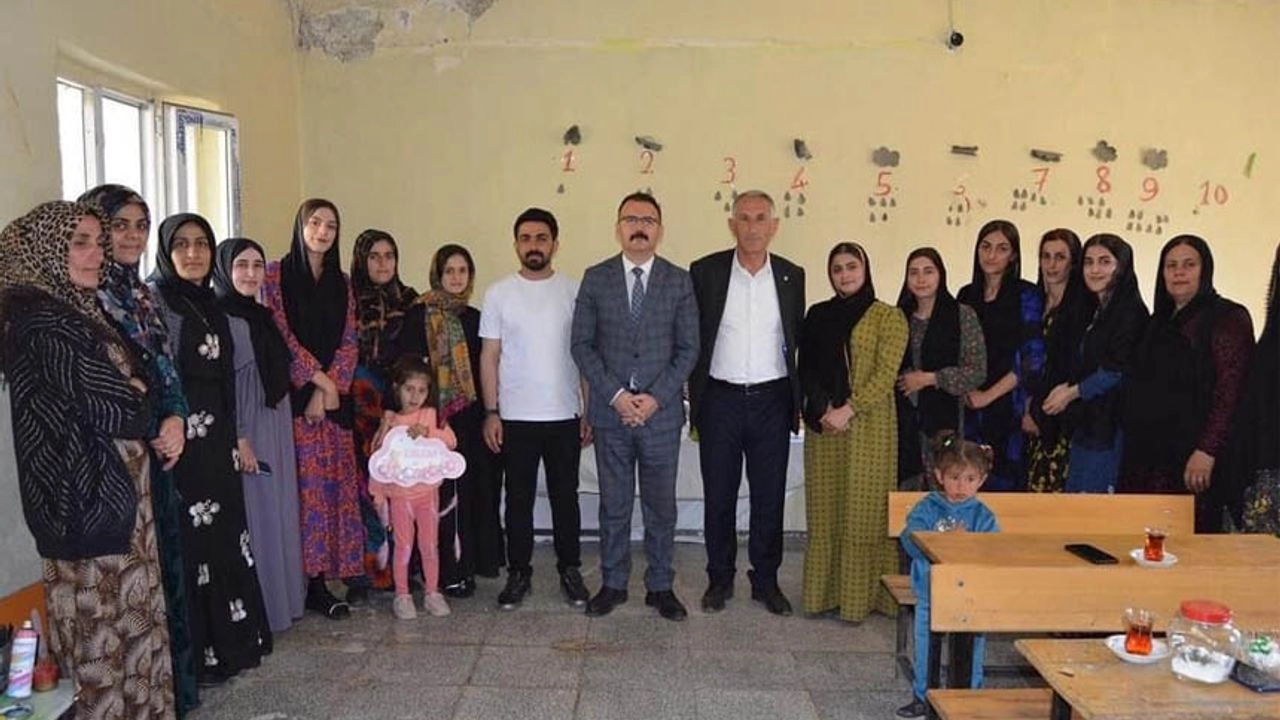 Kaymakam Ekber'den Halk Eğitim kurslarına ziyaret