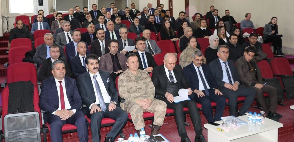 Hakkari'de 2. eğitim öğretim okul güvenliği toplantısı