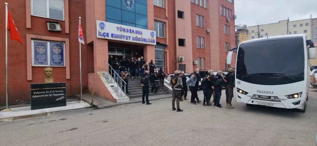   Hakkari'de gözaltına alınan 15 kişi serbest bırakıldı