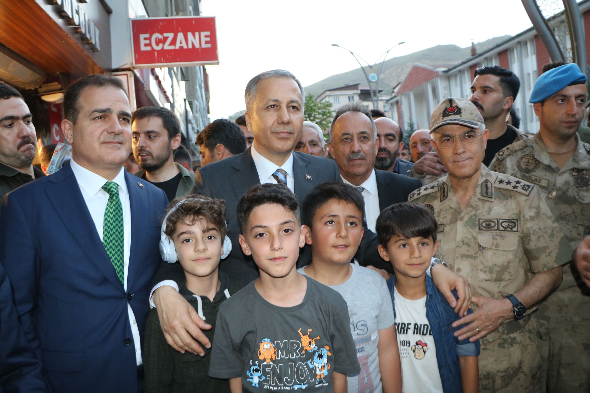 İçişleri Bakanı Yerlikaya Hakkari'de