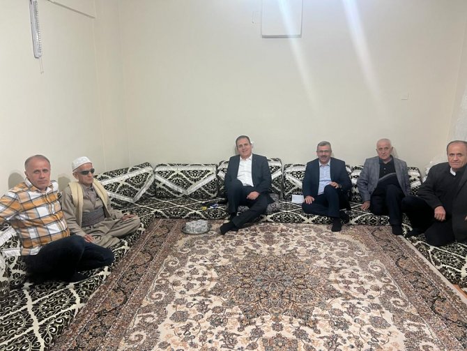Vali Akbıyık, Ulu çınarlar en büyük hazinemiz