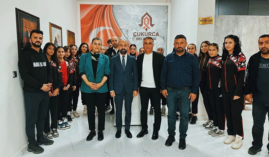 Kadın Voleybol takımından Çukurca ziyareti