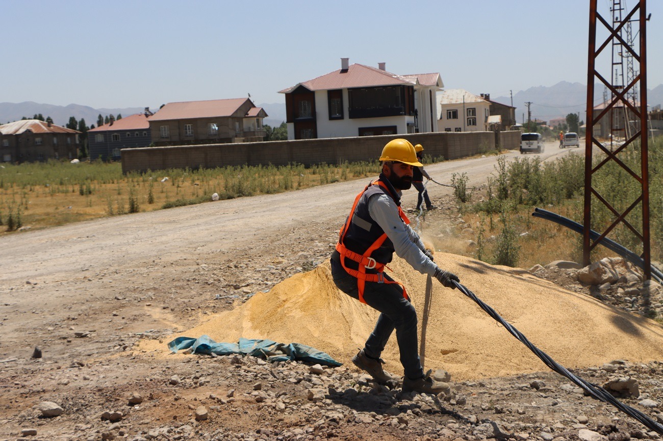 VEDAŞ, bakım ve onarım çalışmalarını sürdürüyor
