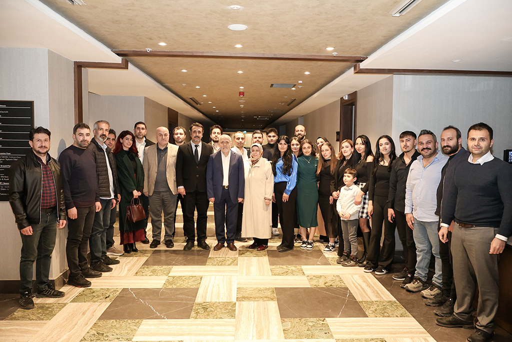 Rektör Pakiş, Yüksekova’da öğrencilerle iftarda buluştu