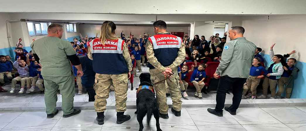 Hakkâri’de öğrencilere hayvan sevgisi anlatıldı