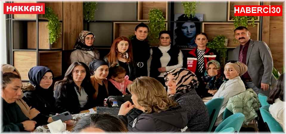 Şehit ve depremzede kadınlar yemekte ağırlandı