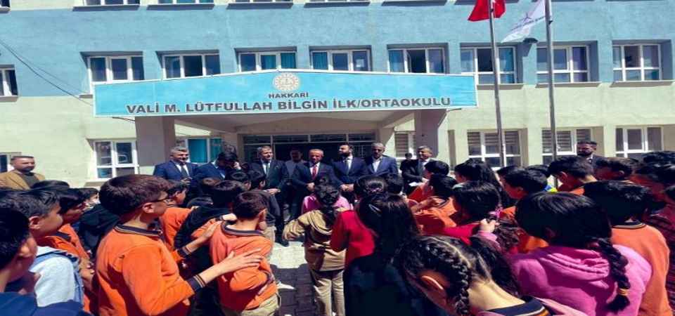Hakkari’de başarılı öğrenciler ödüllendirildi