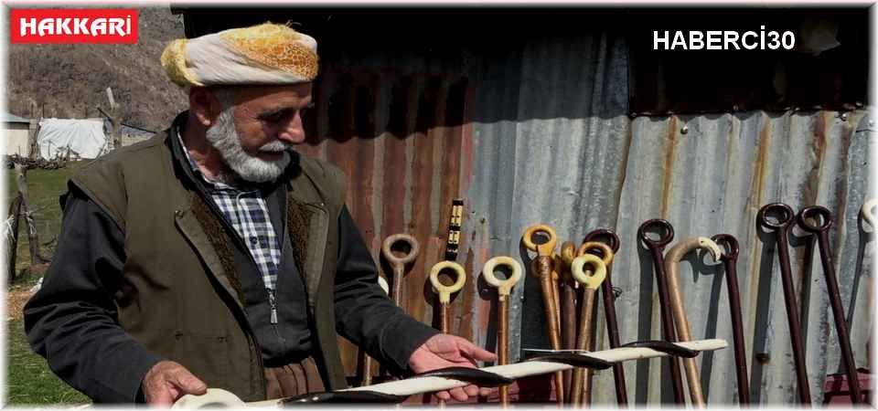 El sanatları ile ekmeklerini kazanıyorlar