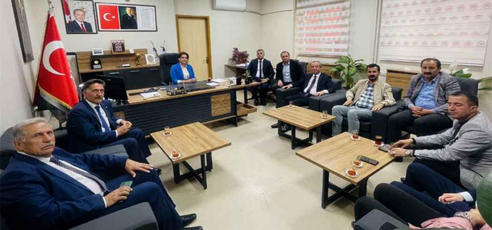 Hakkari Ak Parti'den hastane ziyareti