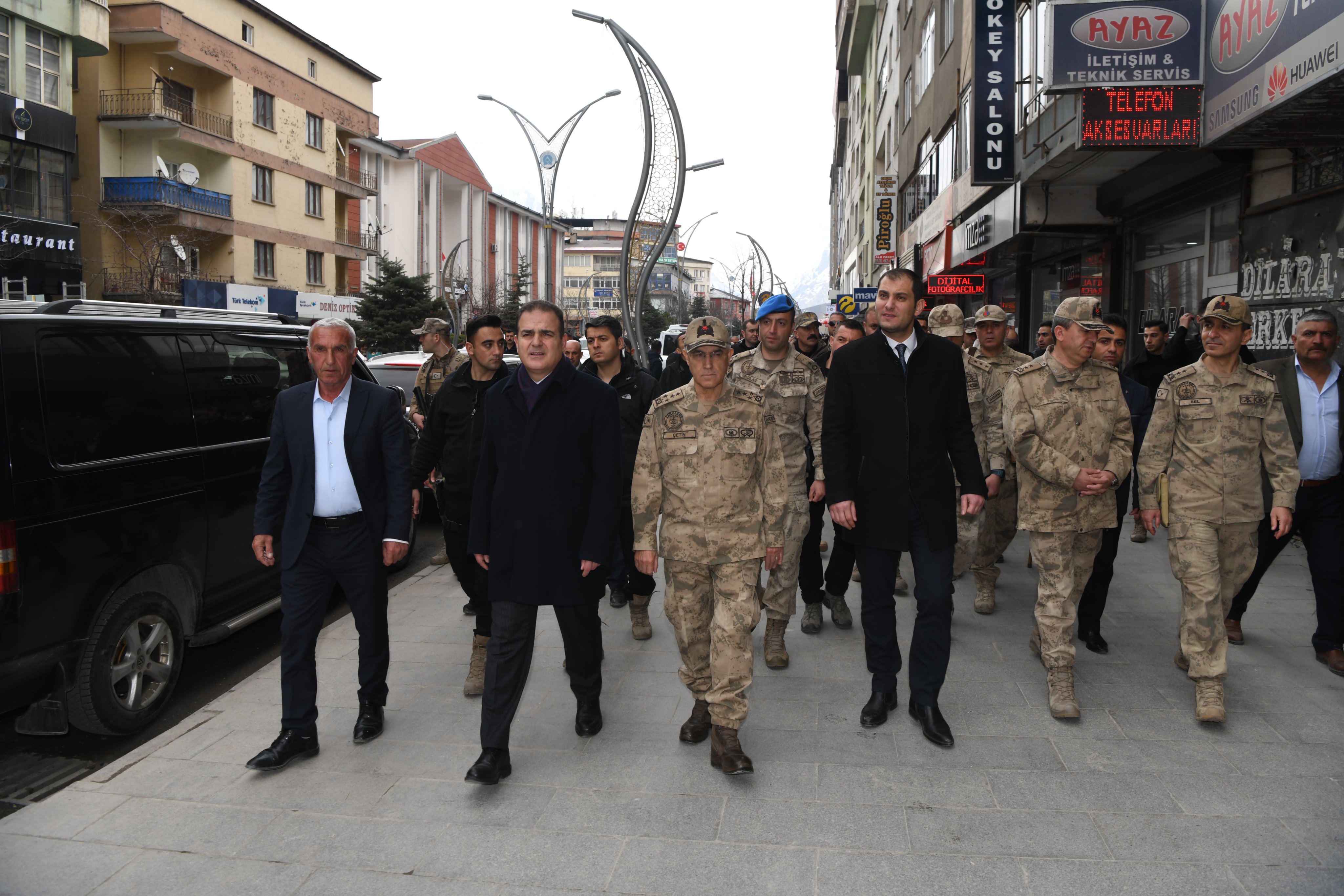 Jandarma Genel Komutanı Çetin Hakkari'de
