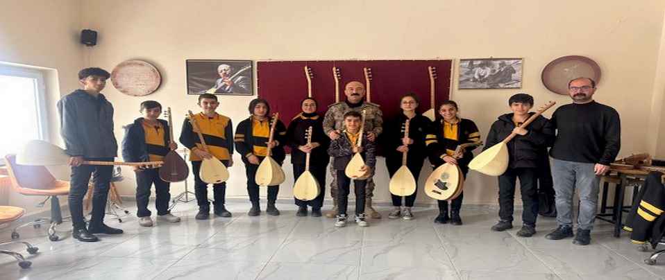 Hakkari'de ücretsiz bağlama kursu başladı