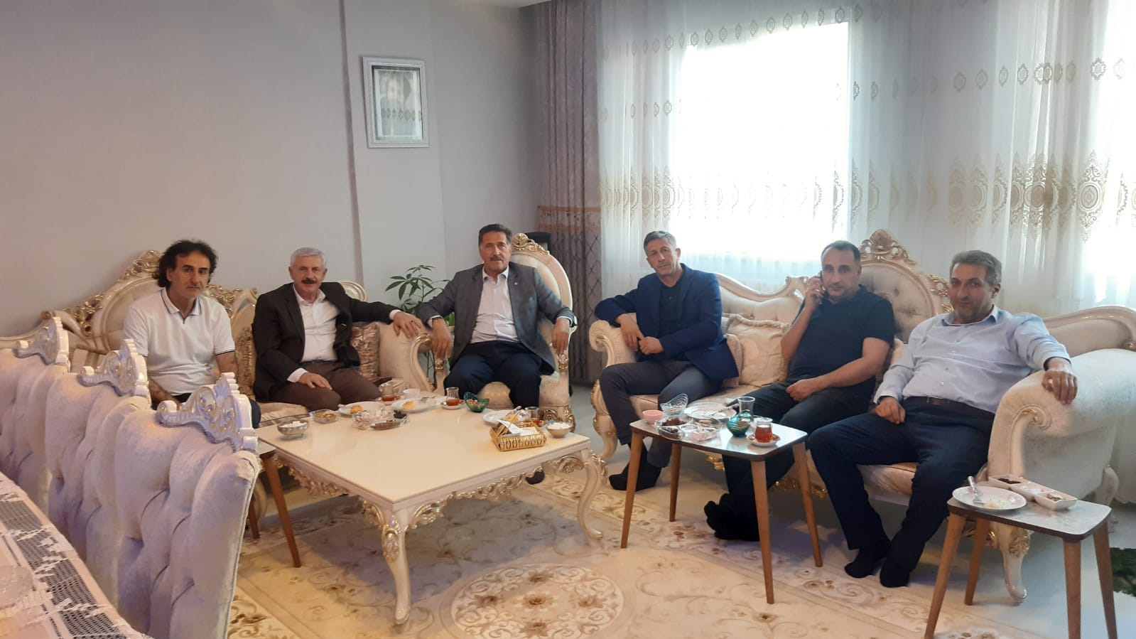 BAŞKAN TAŞ'A ZİYARETÇİ AKINI!