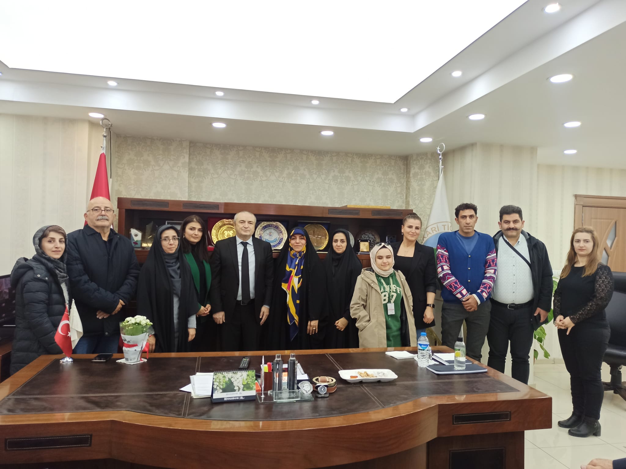 İRANLI TURİZM ACENTELERİ TEMSİLCİLERİ HATSO'YU ZİYARET ETTİ.