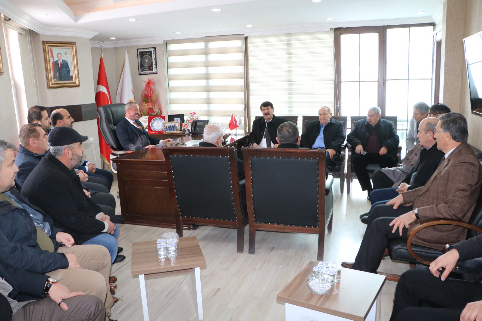    Başkan adayı Ölmez’den Ak Parti’ye ziyaret