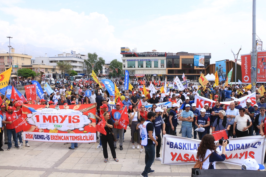 1 Mayıs'ta renkli görüntüler oluşturdular